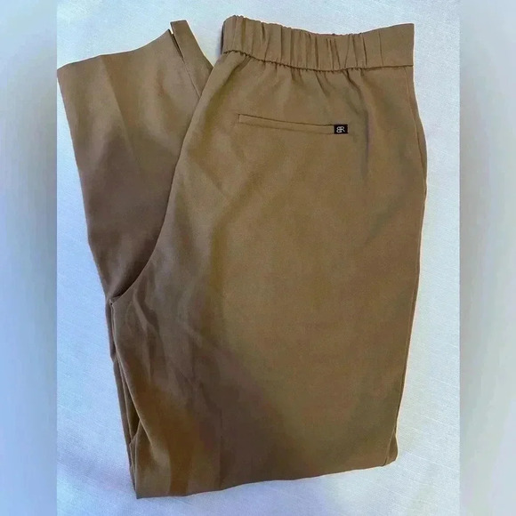 Banana Republic women’s pull on pant, camel colored size 10 - Picture 6 of 6